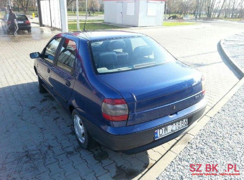 2000' Fiat Siena photo #2