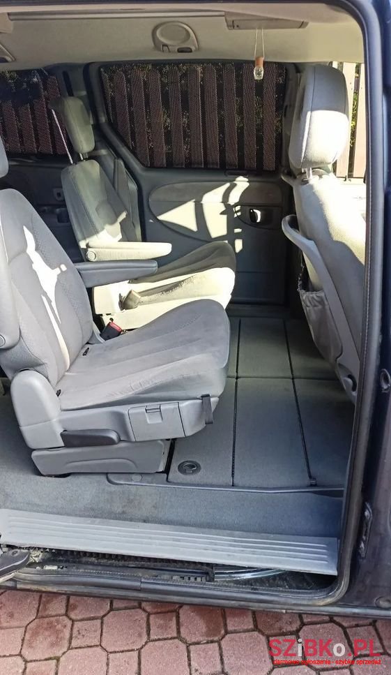 2007' Chrysler Grand Voyager photo #6