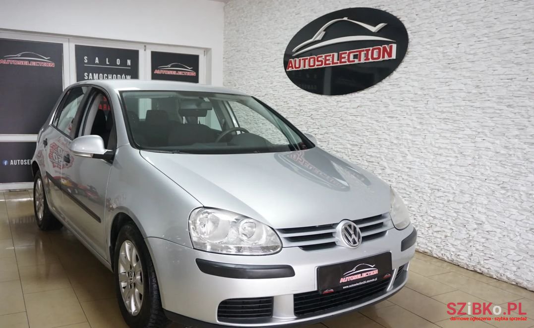 2005' Volkswagen Golf photo #4