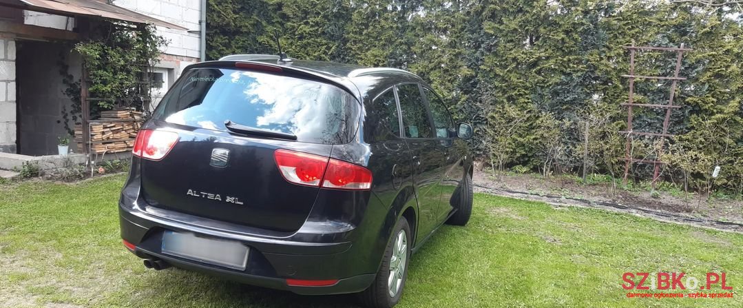 2008' SEAT Altea XL photo #2