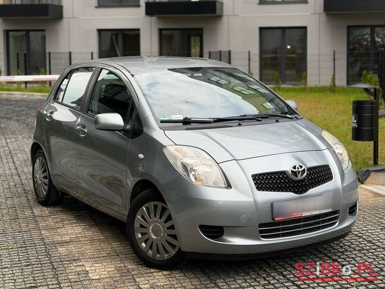 2007' Toyota Yaris 1.3 Prestige photo #1