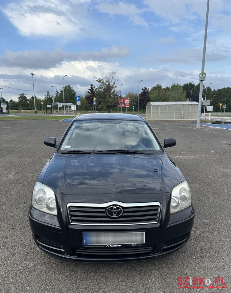 2005' Toyota Avensis photo #3