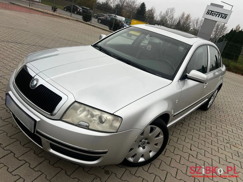 2003' Skoda Superb 2.8 V6 Platinum photo #2