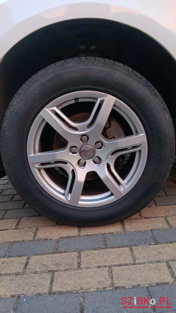 2011' Audi Q5 photo #5