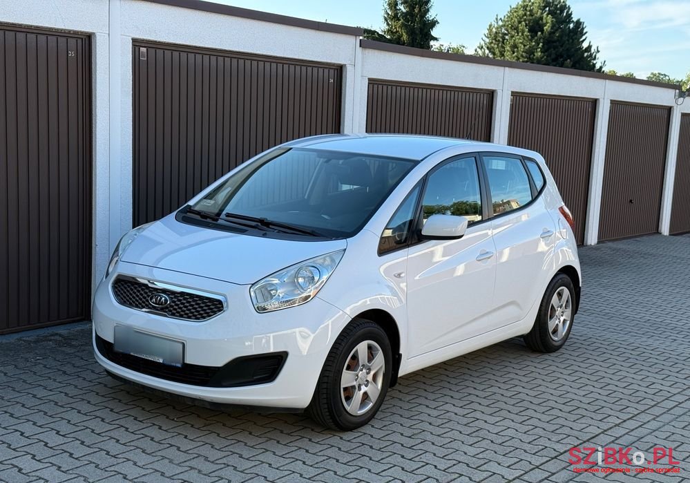 2010' Kia Venga 1.6 M photo #1