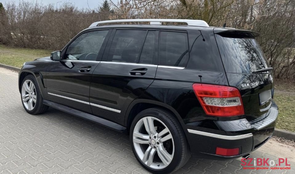 2009' Mercedes-Benz GLK photo #3