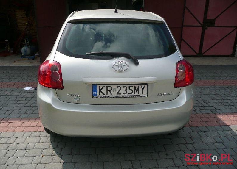2009' Toyota Auris photo #1