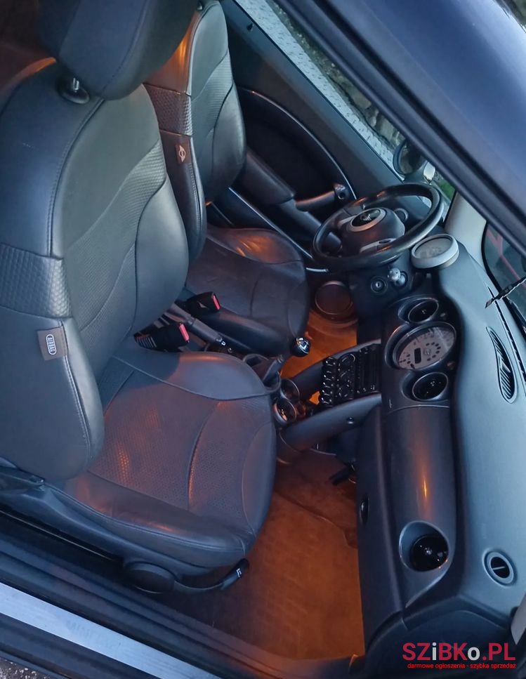 2004' MINI One photo #2