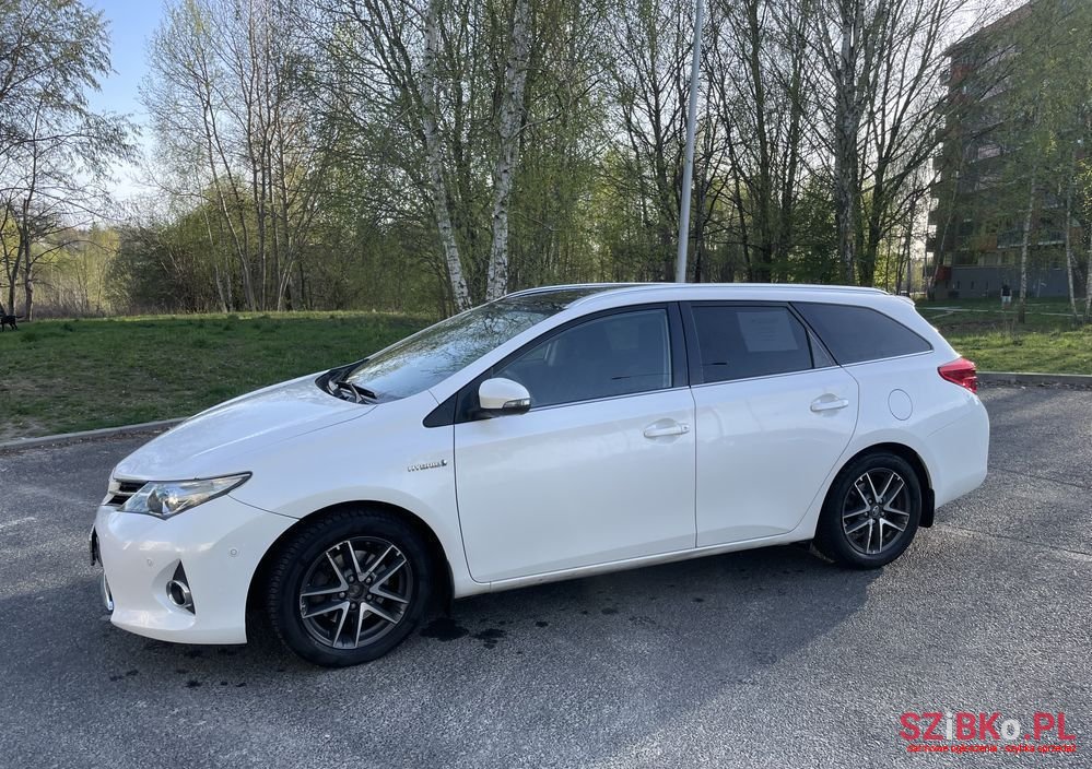 2014' Toyota Auris photo #4