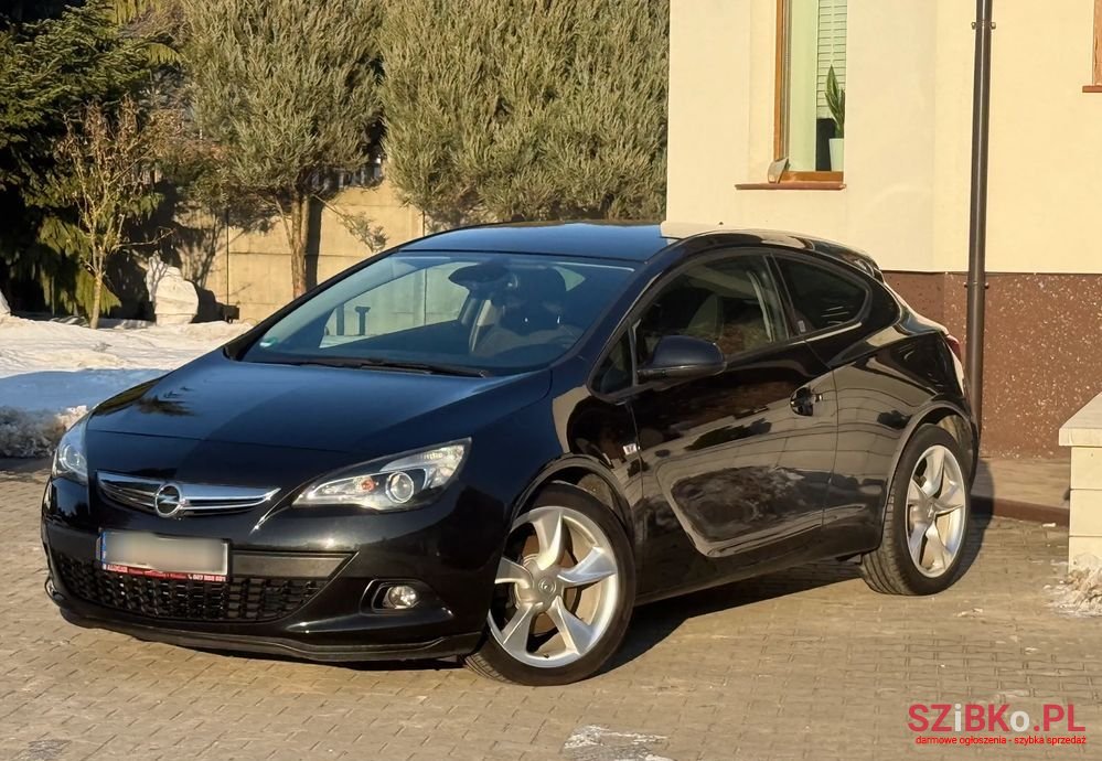 2011' Opel Astra 1.4 Turbo photo #1