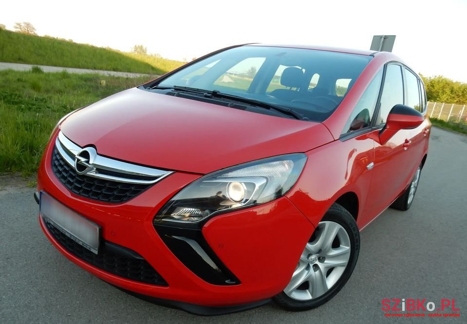 2016' Opel Zafira photo #1