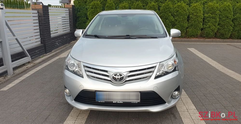2013' Toyota Avensis photo #2