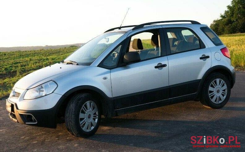 2009' Fiat Sedici photo #1