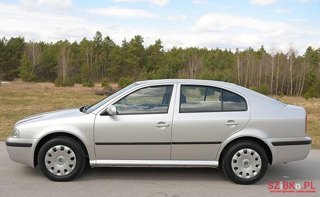 2004' Skoda Octavia photo #2