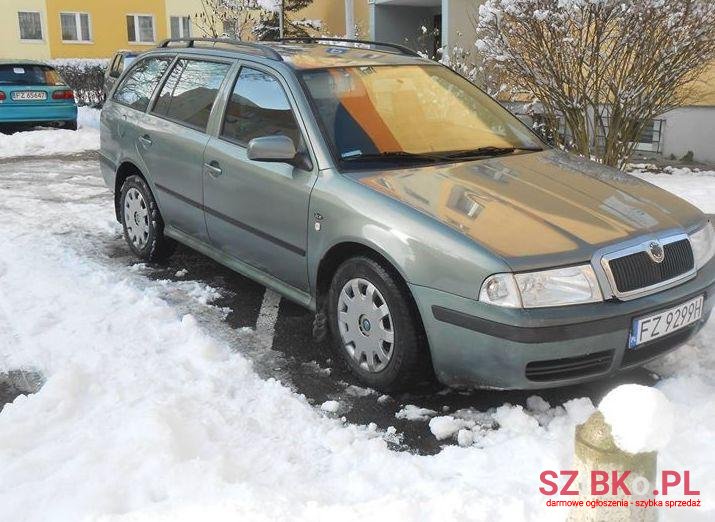 2003' Skoda Octavia photo #2