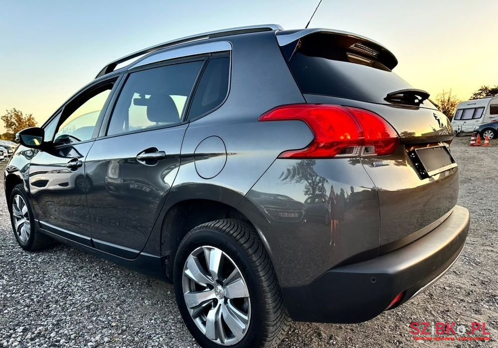 2016' Peugeot 2008 Puretech 82 Style photo #3