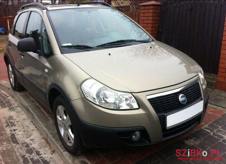 2007' Fiat Sedici photo #1