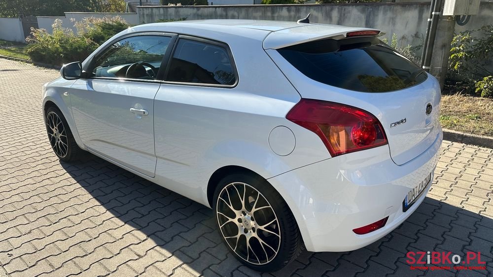 2012' Kia Proceed photo #5