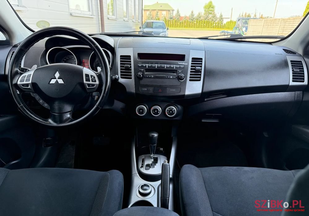 2008' Mitsubishi Outlander 2.4 4Wd Cvt Intense photo #6