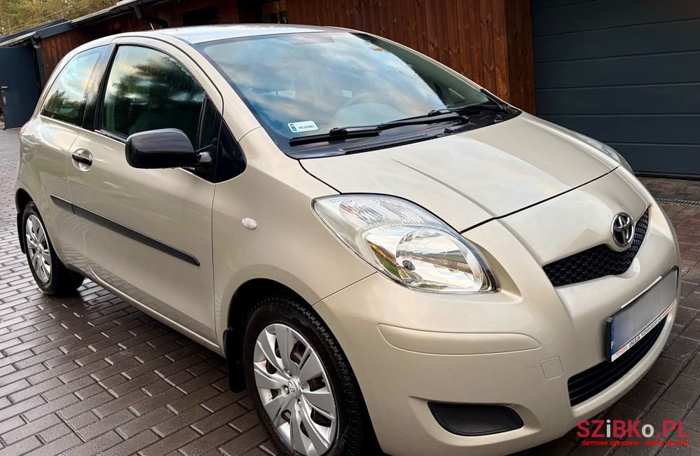 2009' Toyota Yaris 1.33 Luna photo #3