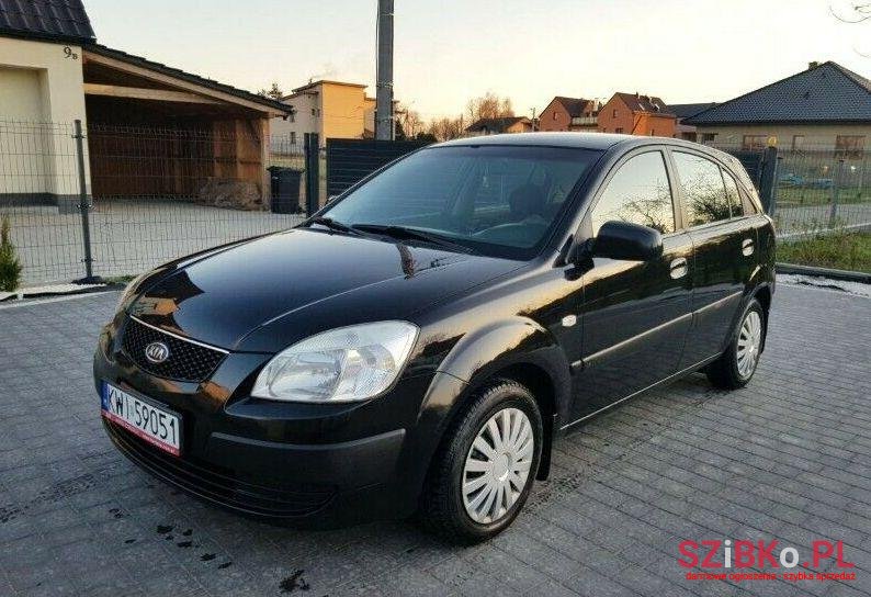 2006' Kia Rio photo #1