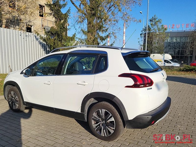 2016' Peugeot 2008 Puretech photo #3