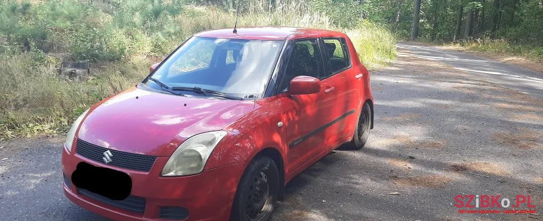 2005' Suzuki Swift Comfort photo #3