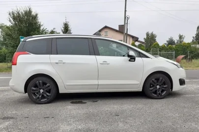 2014' Peugeot 5008