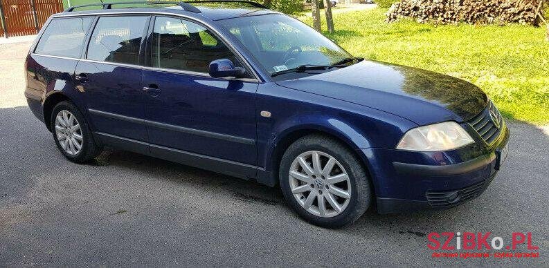 2002' Volkswagen Passat photo #1