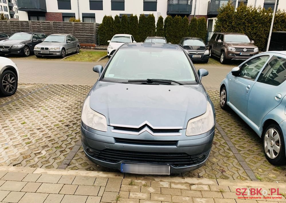 2005' Citroen C4 1.6 16V Confort photo #3