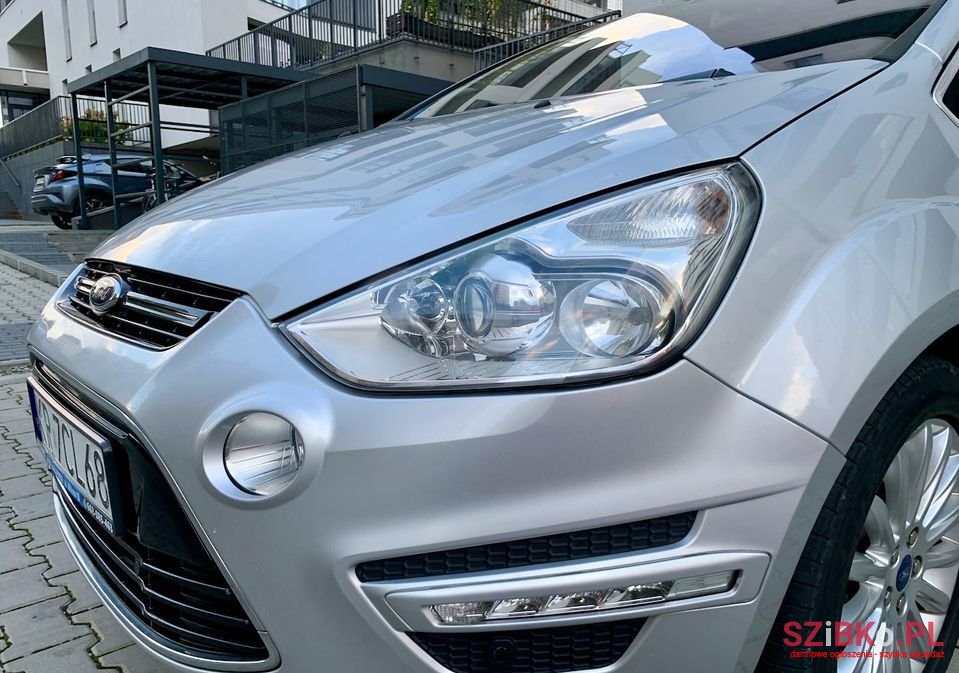 2011' Ford S-Max photo #5