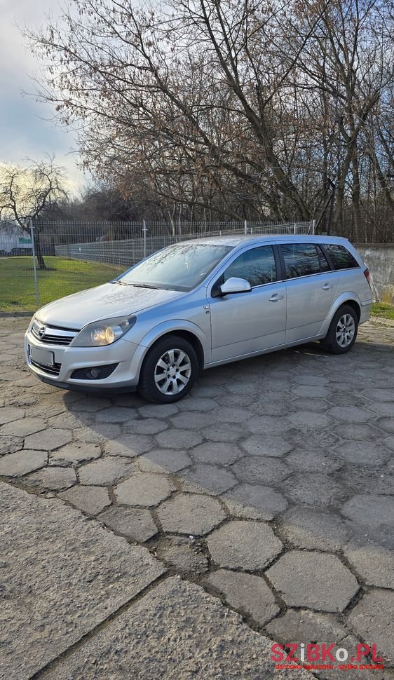 2010' Opel Astra Iii 1.7 Cdti Cosmo photo #3