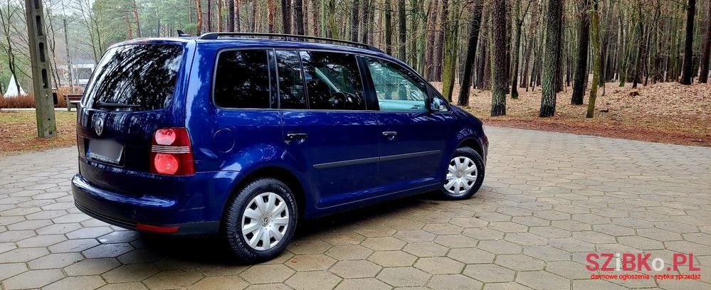 2008' Volkswagen Touran 1.9 Tdi Trendline photo #5