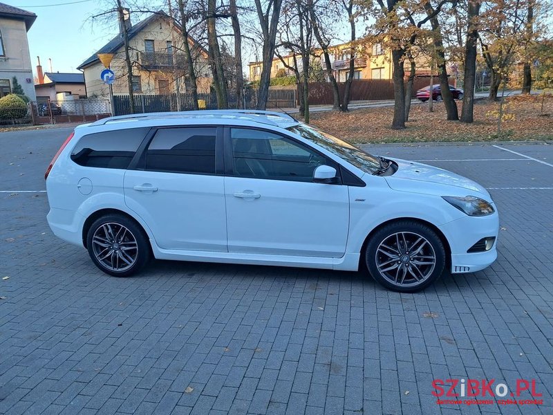 2011' Ford Focus 1.6 Tdci Dpf Black Magic photo #2