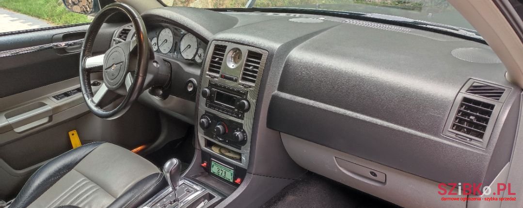 2007' Chrysler 300 photo #5