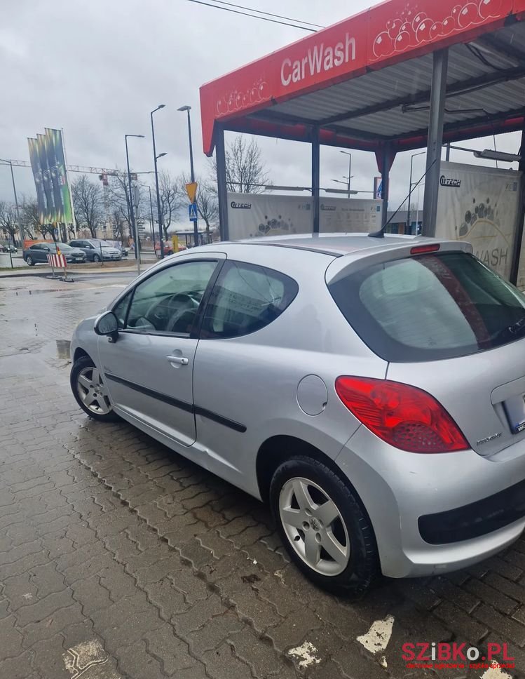 2009' Peugeot 207 1.4 16V Trendy photo #1