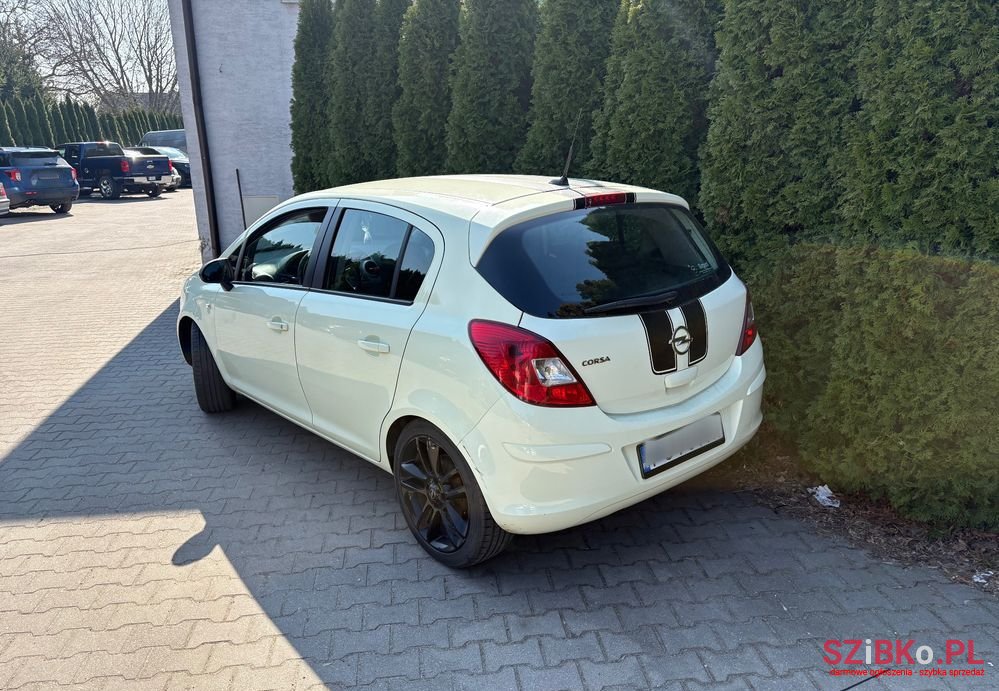 2011' Opel Corsa 1.2 16V Essentia photo #3