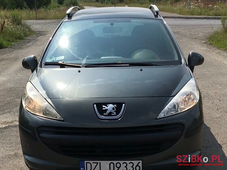 2007' Peugeot 207 Sw photo #1