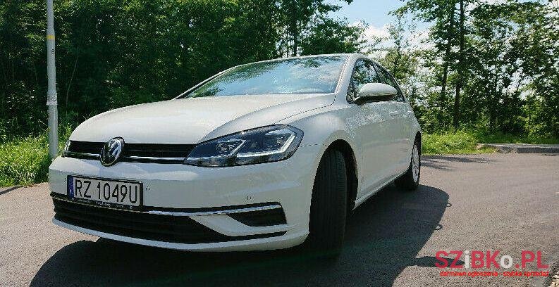 2018' Volkswagen Golf photo #1
