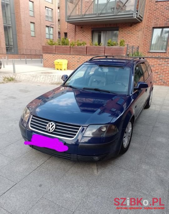 2001' Volkswagen Passat photo #1