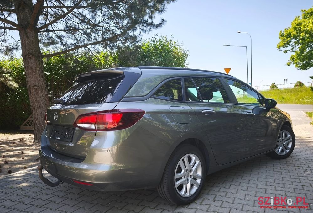 2019' Opel Astra photo #6
