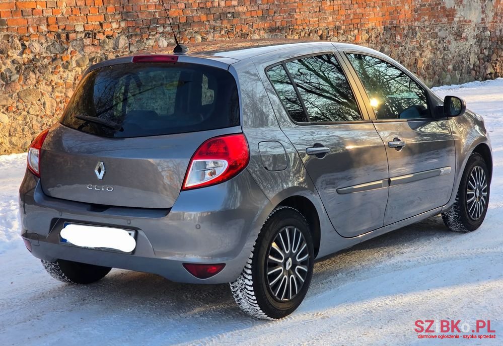 2012' Renault Clio photo #5