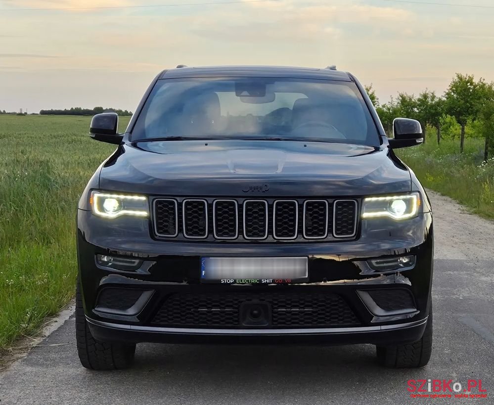 2021' Jeep Grand Cherokee 5.7 V8 Overland photo #2