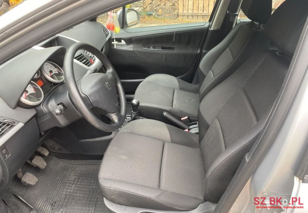 2009' Peugeot 207 1.4 Trendy photo #5