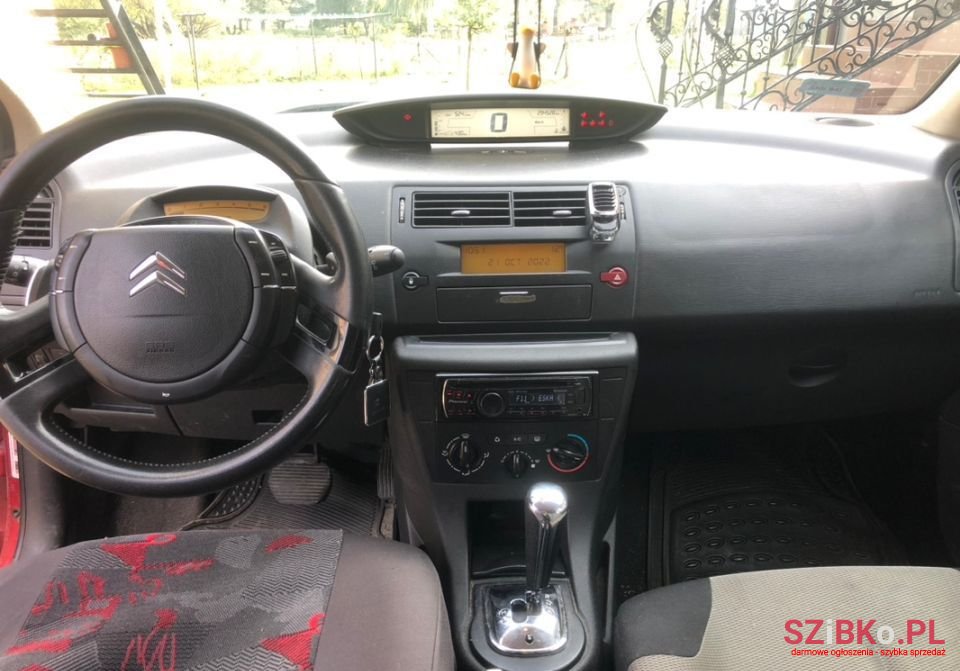2008' Citroen C4 photo #6