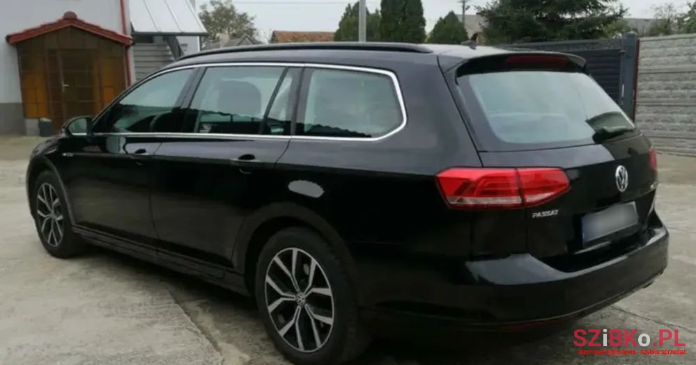 2015' Volkswagen Passat photo #3