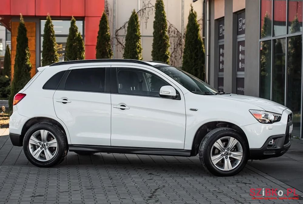 2011' Mitsubishi ASX photo #3