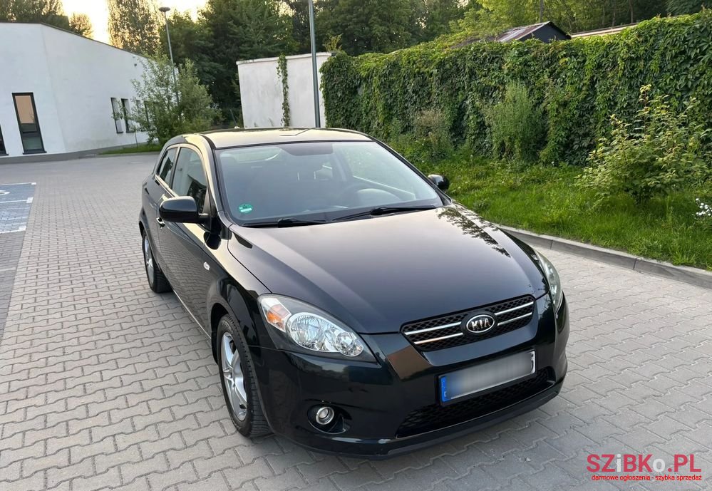 2009' Kia Proceed photo #2