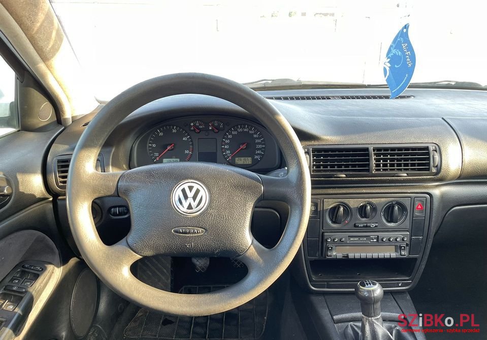 1999' Volkswagen Passat photo #6