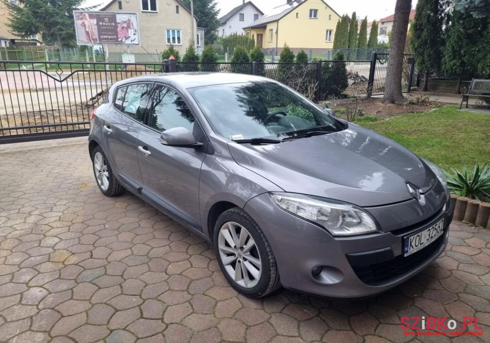 2010' Renault Megane photo #2